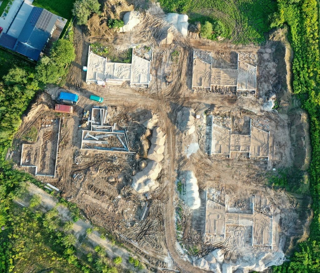 Kalno 77 (Kalno g. 73, 75, 77, 79, 83, 85, 87, Sokiškių g. 2, 4) - Privātmāju kopienas, Rindu mājas - būvdarbu attēli