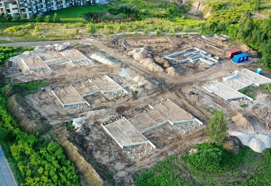 Kalno 77 (Kalno g. 73, 75, 77, 79, 83, 85, 87, Sokiškių g. 2, 4) - Privātmāju kopienas, Rindu mājas - būvdarbu attēli