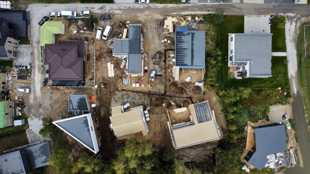 Live in wood (Šumsko g. 312, 314, 316, 318) - Private house community - construction photos