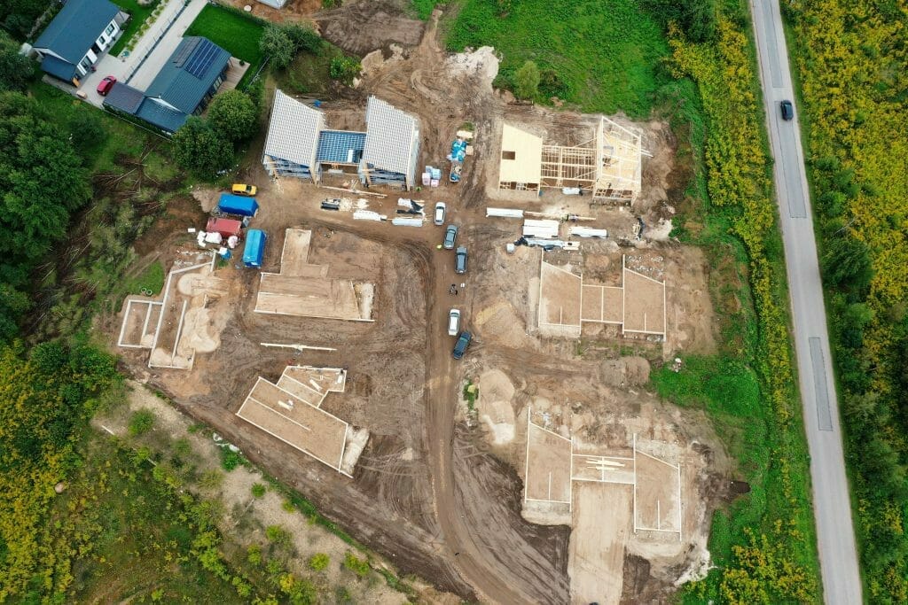 Kalno 77 (Kalno g. 73, 75, 77, 79, 83, 85, 87, Sokiškių g. 2, 4) - Privātmāju kopienas, Rindu mājas - būvdarbu attēli