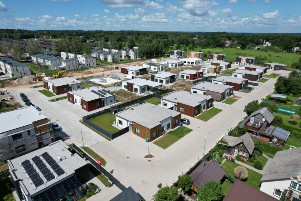 Vynuogyno namai (Varžupio g. 33A, 33B) - Row housing - construction photos