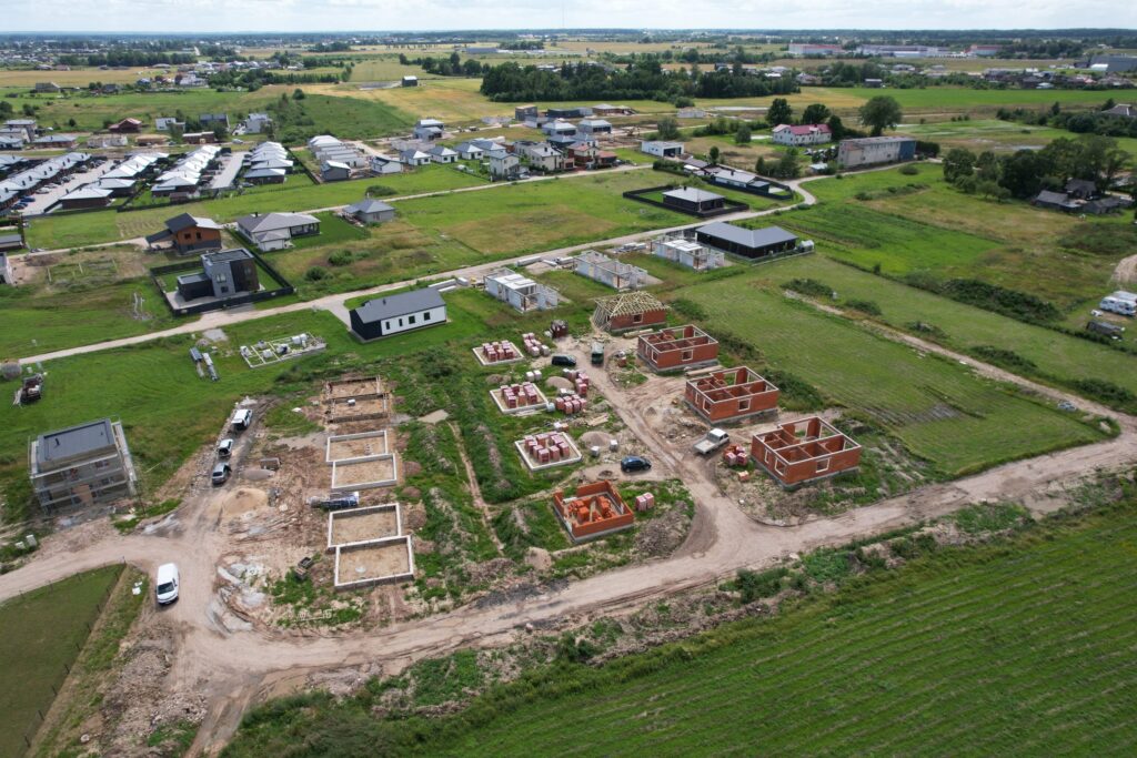 Karininkų namai (Savanorių g. 13,15,19,23,27,31,35,39,43,47,49,51, Narsiečiai) - Private house community, Row housing - construction photos