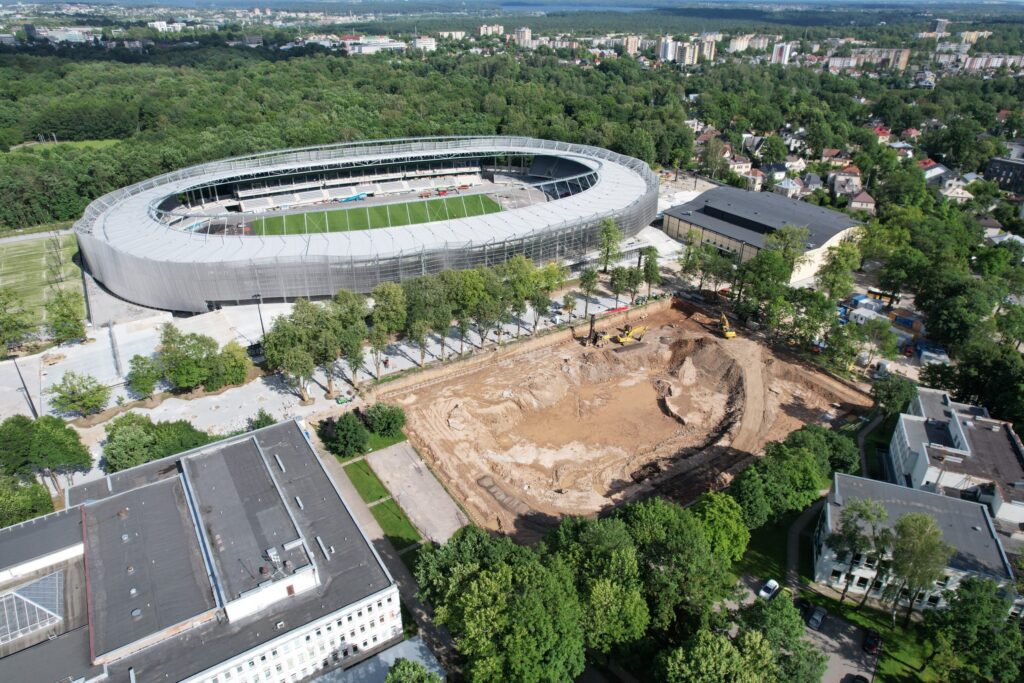 Kauno lengvosios atletikos maniežas (Perkūno al. 5) - Sports arena - construction photos