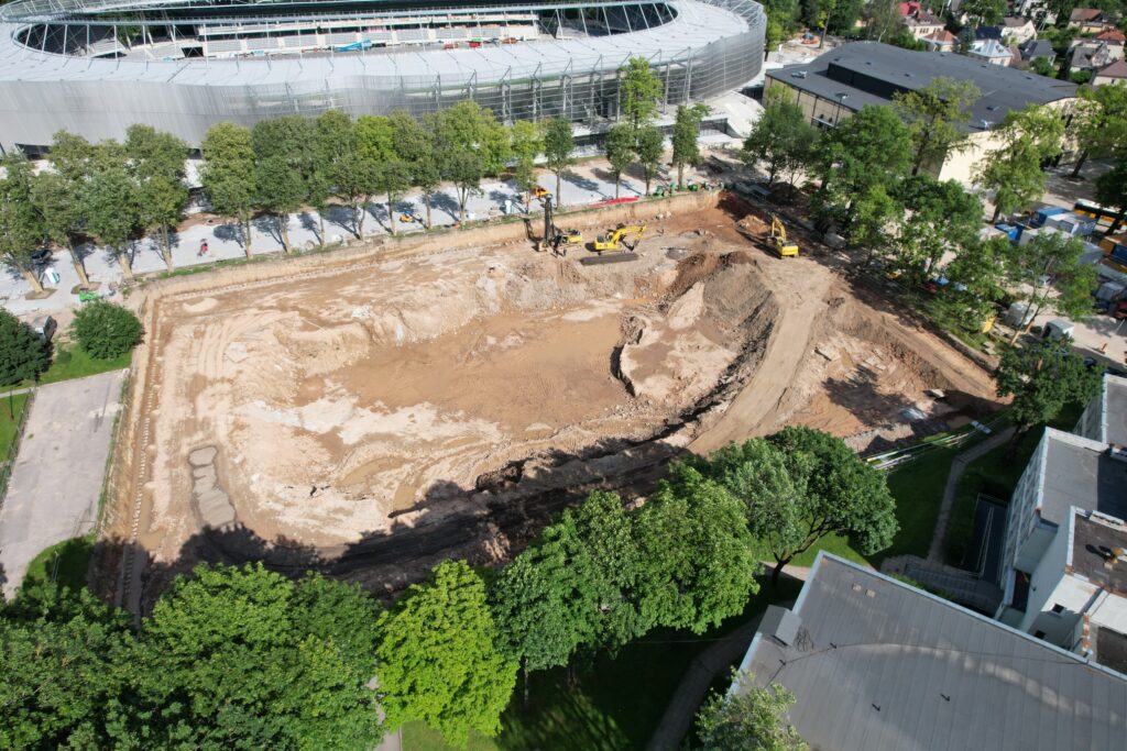 Kauno lengvosios atletikos maniežas (Perkūno al. 5) - Sports arena - construction photos