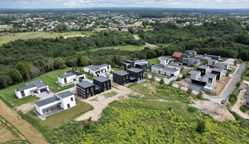 Draustinio namai (Lietaviškių g. 82, 82A, 82B, 82C, 82D, 82E, 84B, 84C, 86, 86B, 86C, 86E) - Private house community, Row housing - construction photos