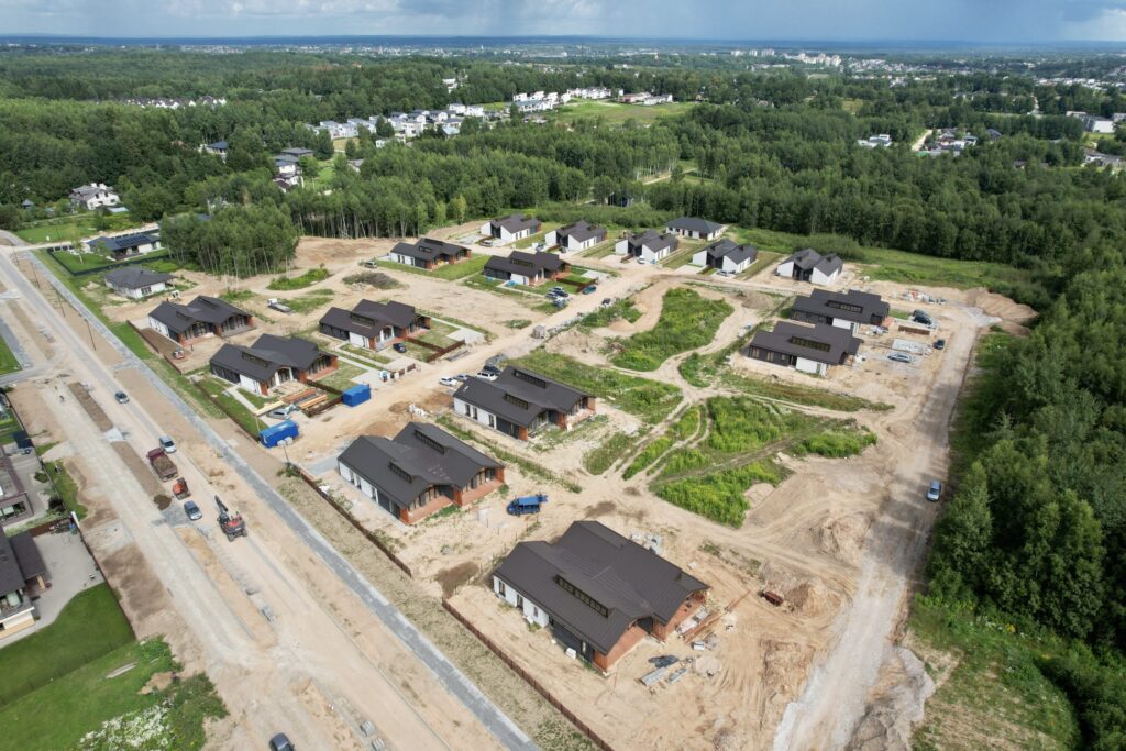 Pavilnio rytai (Antano Maceinos g. 1, 3, 5, 7, 9 Vlado Jurgučio g. 7, 8, 9, 10, 11, 12, 13, 14, 15, 16, 17, 19, 21, 23, Stasio Šalkausko g. 8, 10, 12, 14, 16, Punios g. 1, 3, 5, 7, 9, 11) - Row housing - construction photos