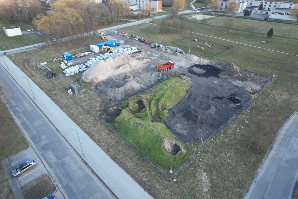 Dengtas futbolo maniežas (Baltijos pr. 51) - Sports arena - construction photos