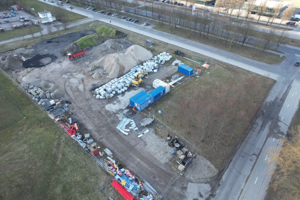 Dengtas futbolo maniežas (Baltijos pr. 51) - Sports arena - construction photos