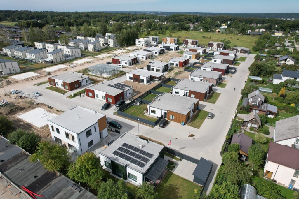 Vynuogyno namai (Varžupio g. 33A, 33B) - Row housing - construction photos