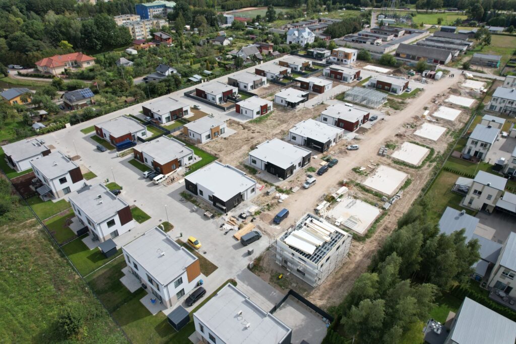 Vynuogyno namai (Varžupio g. 33A, 33B) - Row housing - construction photos