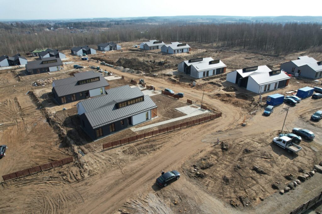 Pavilnio rytai (Antano Maceinos g. 1, 3, 5, 7, 9 Vlado Jurgučio g. 7, 8, 9, 10, 11, 12, 13, 14, 15, 16, 17, 19, 21, 23, Stasio Šalkausko g. 8, 10, 12, 14, 16, Punios g. 1, 3, 5, 7, 9, 11) - Row housing - construction photos