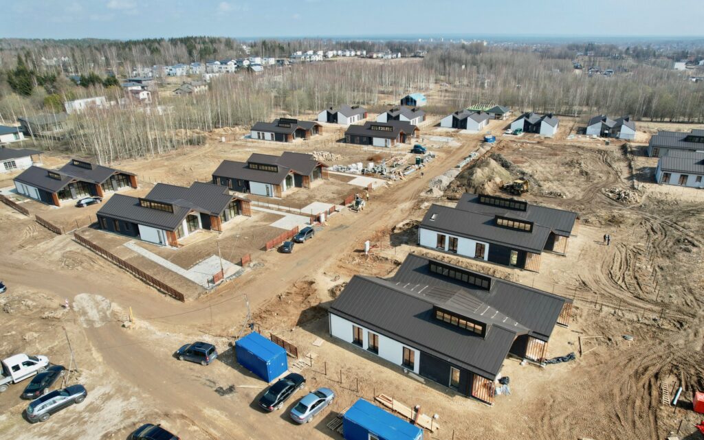 Pavilnio rytai (Antano Maceinos g. 1, 3, 5, 7, 9 Vlado Jurgučio g. 7, 8, 9, 10, 11, 12, 13, 14, 15, 16, 17, 19, 21, 23, Stasio Šalkausko g. 8, 10, 12, 14, 16, Punios g. 1, 3, 5, 7, 9, 11) - Row housing - construction photos