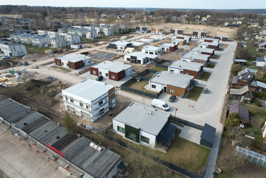 Vynuogyno namai (Varžupio g. 33A, 33B) - Row housing - construction photos