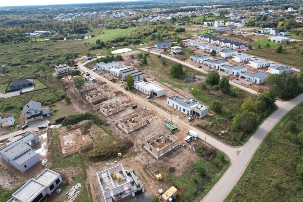 Moluvėnų g. 2, 4, 6, 8, 26, 28, 30, 32, Rykantų g. 7, 9 (Moluvėnų g. 2, 4, 6, 8, 26, 28, 30, 32, Rykantų g. 1, 3, 7, 9) - Private house community - construction photos