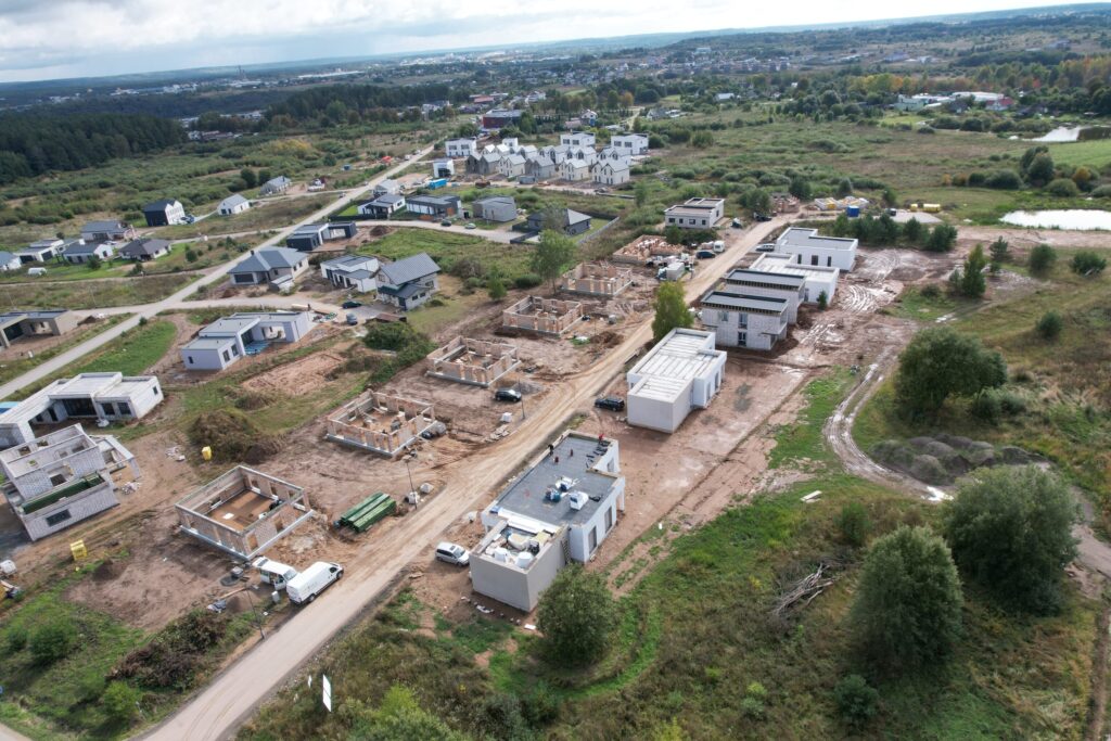 Moluvėnų g. 2, 4, 6, 8, 26, 28, 30, 32, Rykantų g. 7, 9 (Moluvėnų g. 2, 4, 6, 8, 26, 28, 30, 32, Rykantų g. 1, 3, 7, 9) - Private house community - construction photos