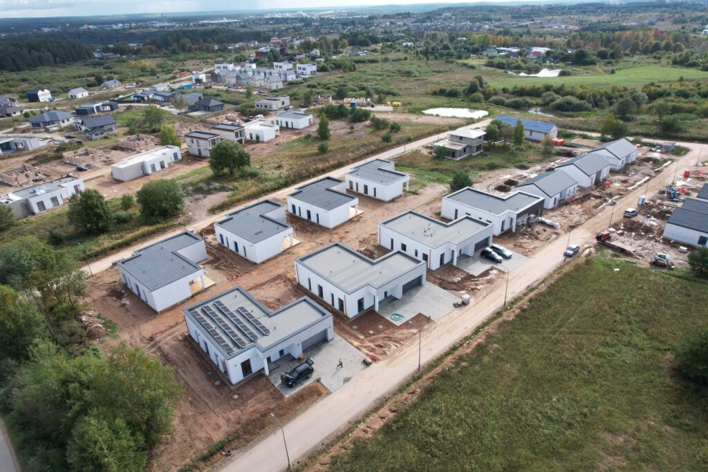 Moluvėnų g. 2, 4, 6, 8, 26, 28, 30, 32, Rykantų g. 7, 9 (Moluvėnų g. 2, 4, 6, 8, 26, 28, 30, 32, Rykantų g. 1, 3, 7, 9) - Private house community - construction photos