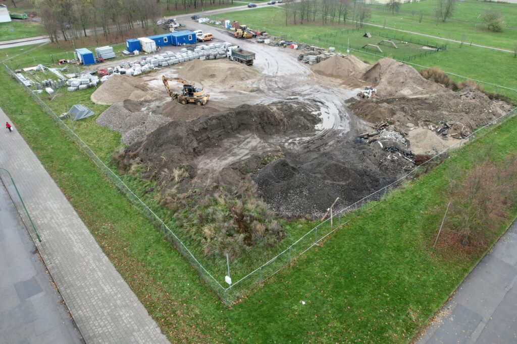 Dengtas futbolo maniežas (Baltijos pr. 51) - Sports arena - construction photos