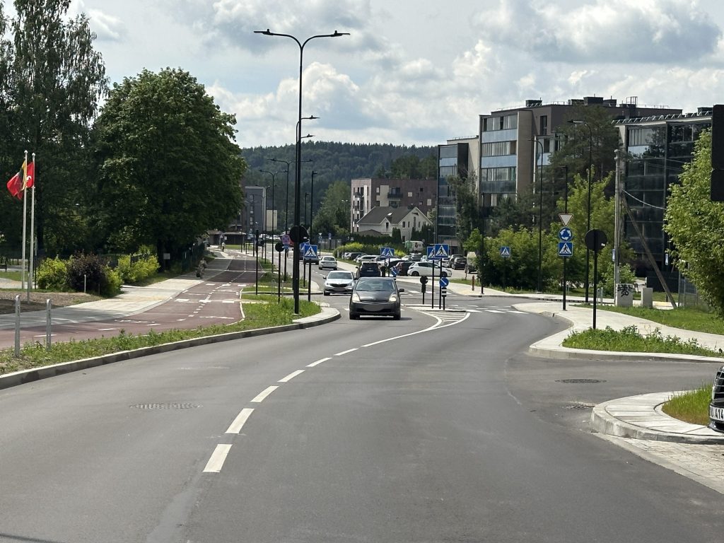 Lazdynėlių g. rekonstrukcija (Lazdynėlių g.) - Velosipēdu ceļš, Iela - būvdarbu attēli