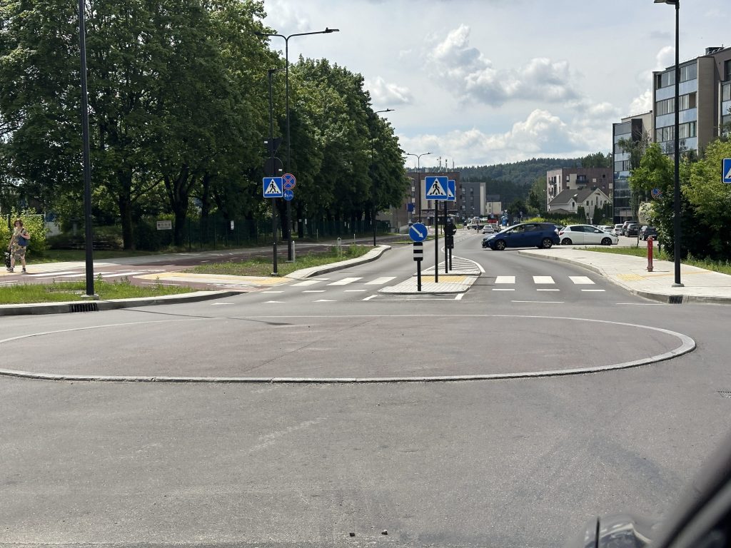 Lazdynėlių g. rekonstrukcija (Lazdynėlių g.) - Velosipēdu ceļš, Iela - būvdarbu attēli