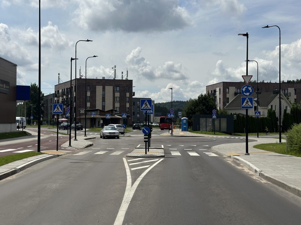 Lazdynėlių g. rekonstrukcija (Lazdynėlių g.) - Velosipēdu ceļš, Iela - būvdarbu attēli