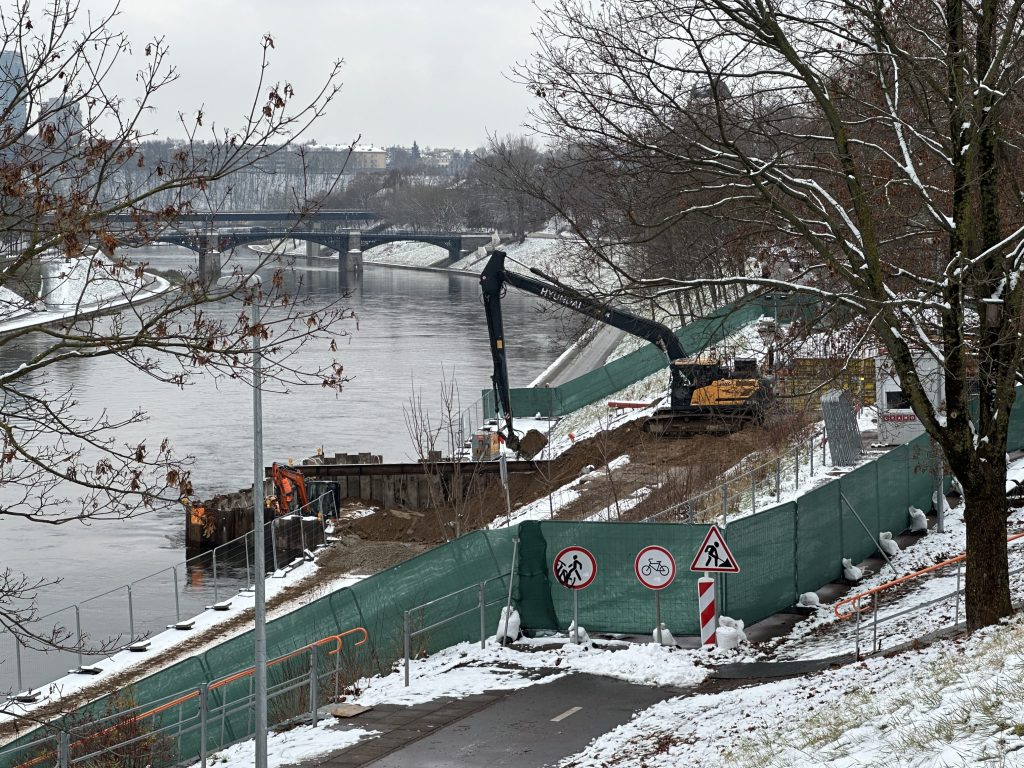 Pėsčiųjų tiltas per Nerį (Alberto tiltas) (Upės g.) - Dviračių takas, Tiltas - statybų nuotraukos