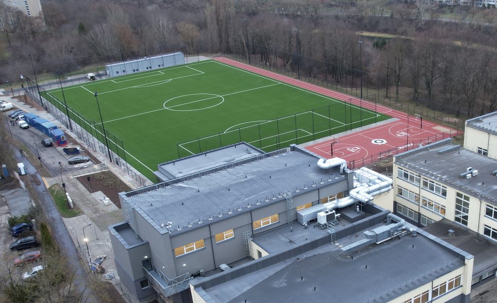 Žirmūnų gimnazijos sporto aikštynas (Žirmūnų g. 37) - Sporto aikštynas ar kortai - statybų nuotraukos