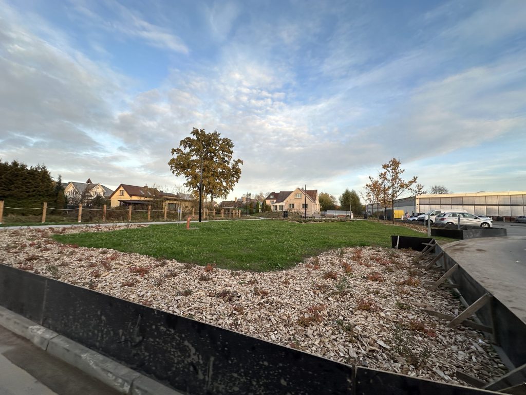 Juodasis kel. 34 skveras (Juodasis kel. 38) - Laukums - būvdarbu attēli