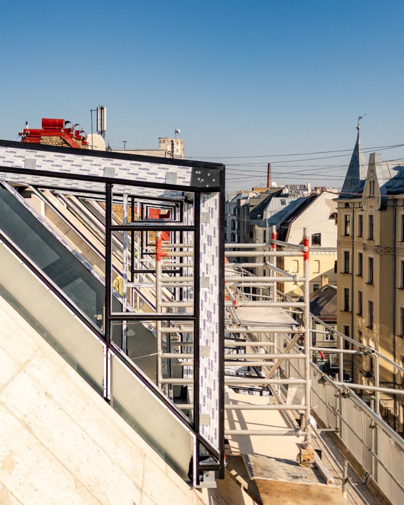 Skolas 17 (Skolas iela 17) - Korterelamu - ehituse fotod