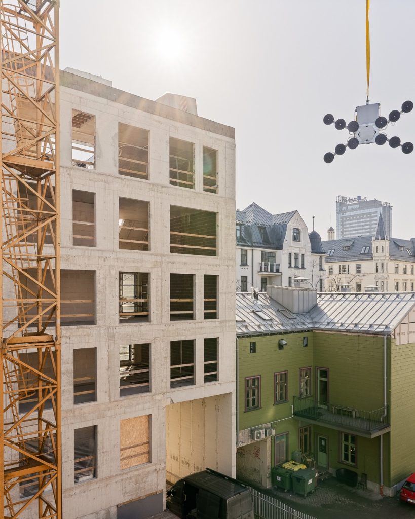 Skolas 17 (Skolas iela 17) - Korterelamu - ehituse fotod