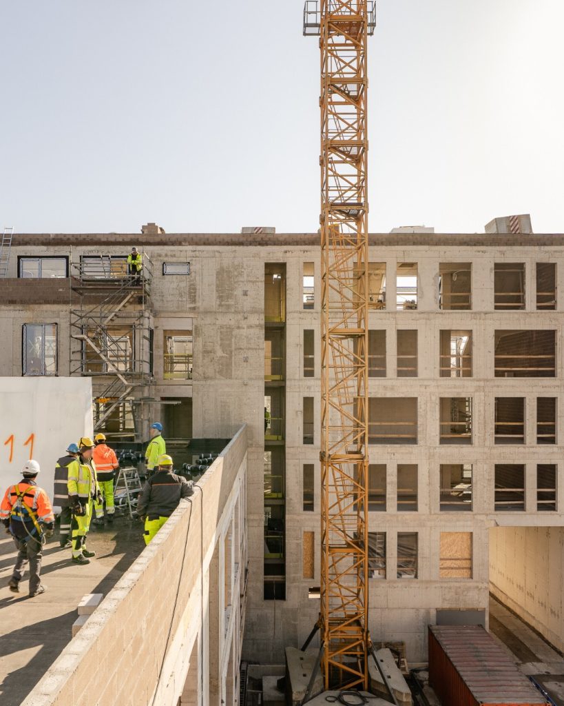 Skolas 17 (Skolas iela 17) - Korterelamu - ehituse fotod