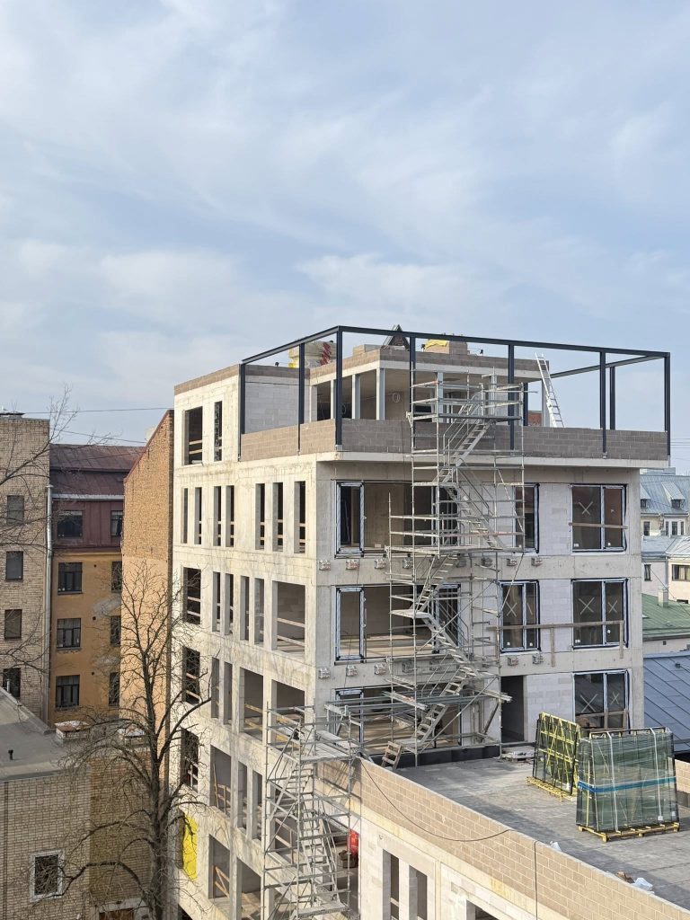 Skolas 17 (Skolas iela 17) - Korterelamu - ehituse fotod