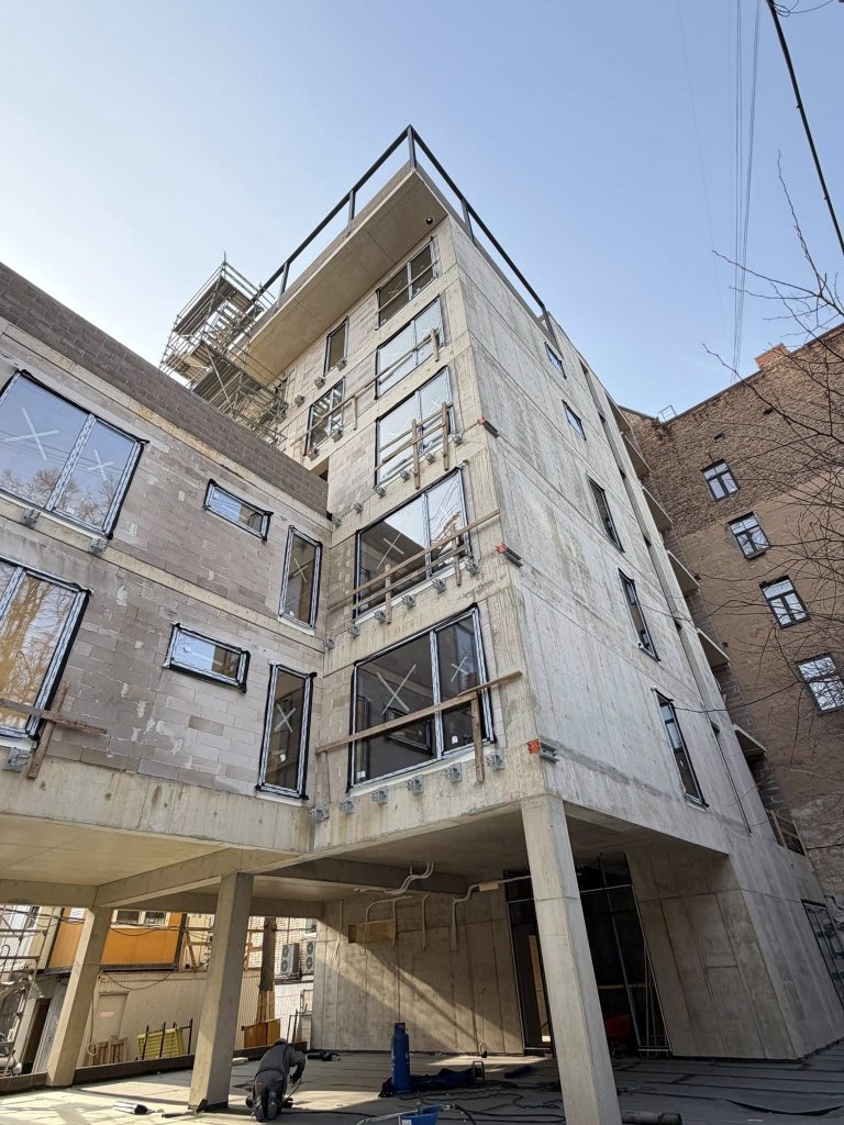 Skolas 17 (Skolas iela 17) - Korterelamu - ehituse fotod