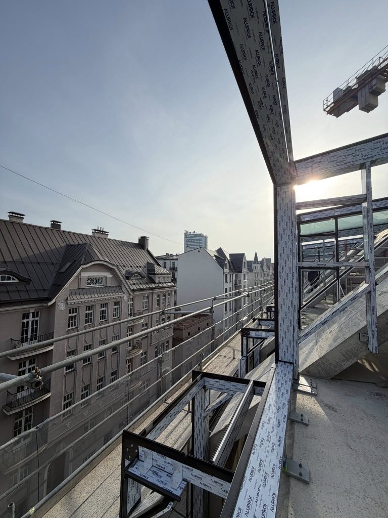 Skolas 17 (Skolas iela 17) - Korterelamu - ehituse fotod