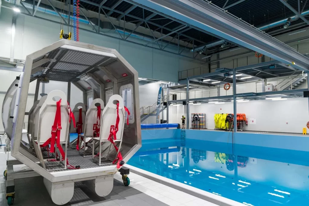 Novikontas Maritime College - 1-2. kārtas (Duntes iela 17D) - Kõrgkool, Ujula - ehituse fotod