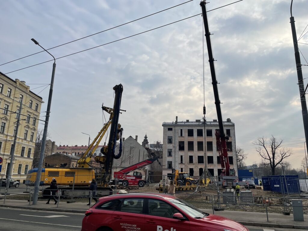 Satekles Business Center (Ernesta Birznieka Upīša iela 2, 4, Dzirnavu iela 106) - Office center - construction photos