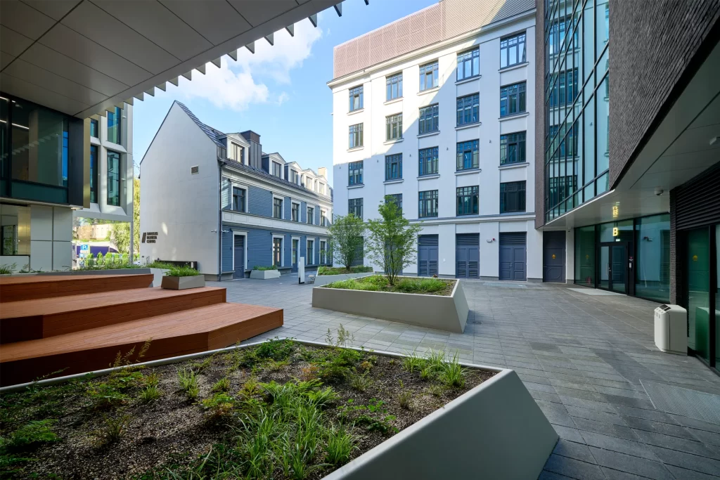 Satekles Business Center (Ernesta Birznieka Upīša iela 2, 4, Dzirnavu iela 106) - Office center - construction photos