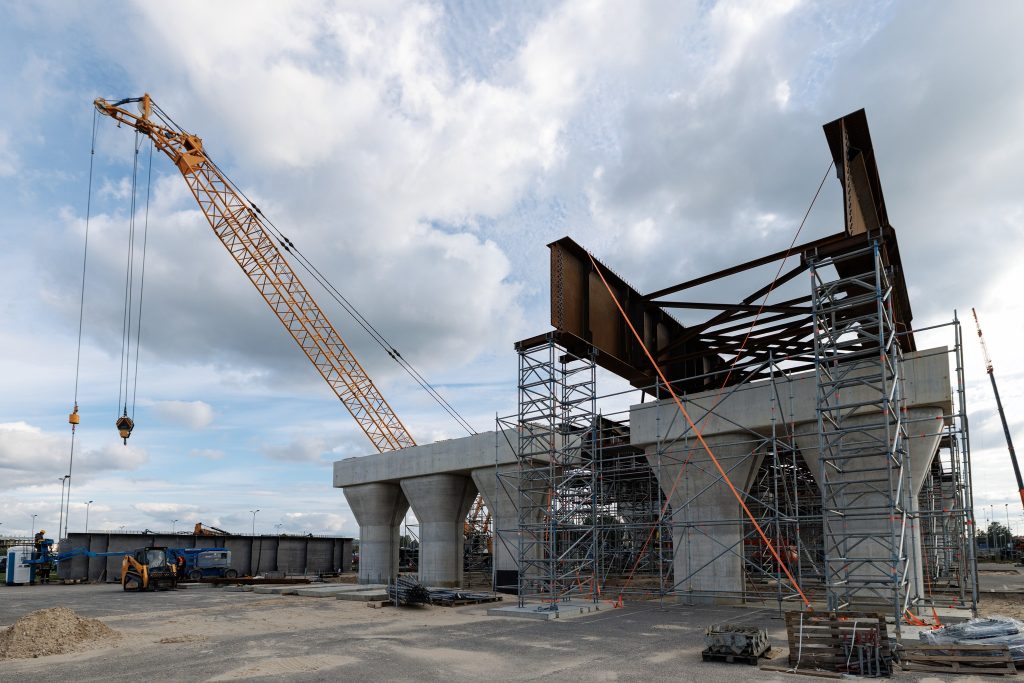 Rail Baltica stacija starptautiskajā lidostā "Rīga" (Starptautiskā lidosta "Rīga") - Railroad, Train station - construction photos