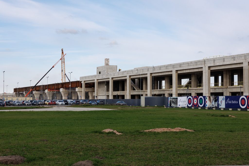 Rail Baltica stacija starptautiskajā lidostā "Rīga" (Starptautiskā lidosta "Rīga") - Railroad, Train station - construction photos