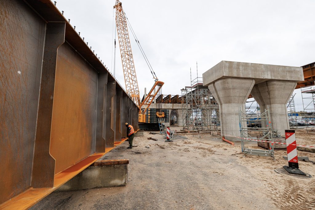 Rail Baltica stacija starptautiskajā lidostā "Rīga" (Starptautiskā lidosta "Rīga") - Railroad, Train station - construction photos