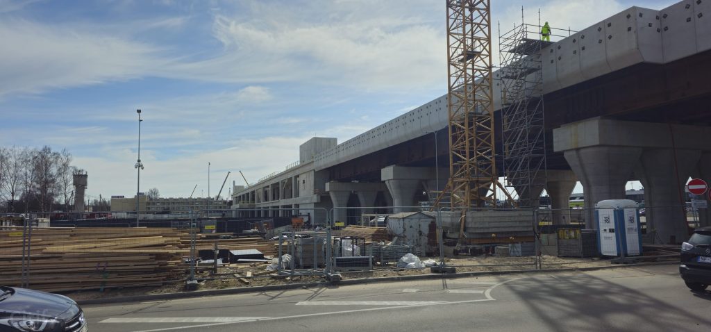 Rail Baltica stacija starptautiskajā lidostā "Rīga" (Starptautiskā lidosta "Rīga") - Railroad, Train station - construction photos