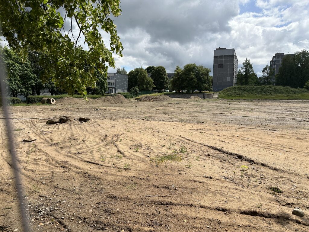 Lazdynų vidurinės sporto aikštynas (Žėručio g. 4) - Sports field or court - construction photos
