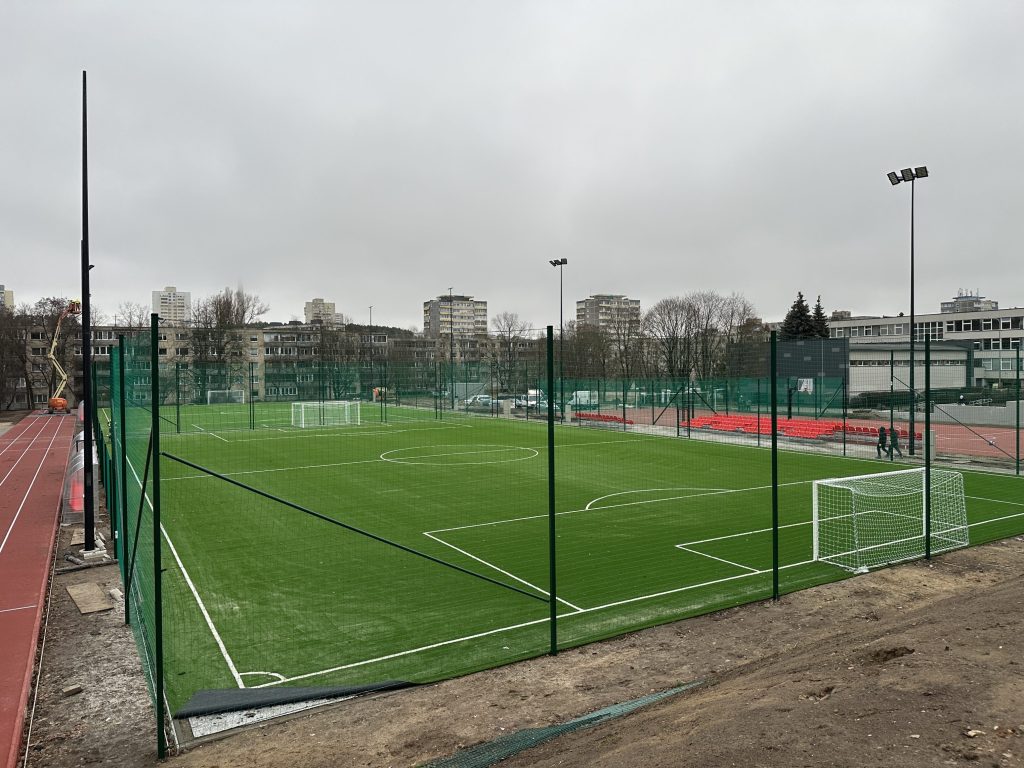 Lazdynų vidurinės sporto aikštynas (Žėručio g. 4) - Sports field or court - construction photos