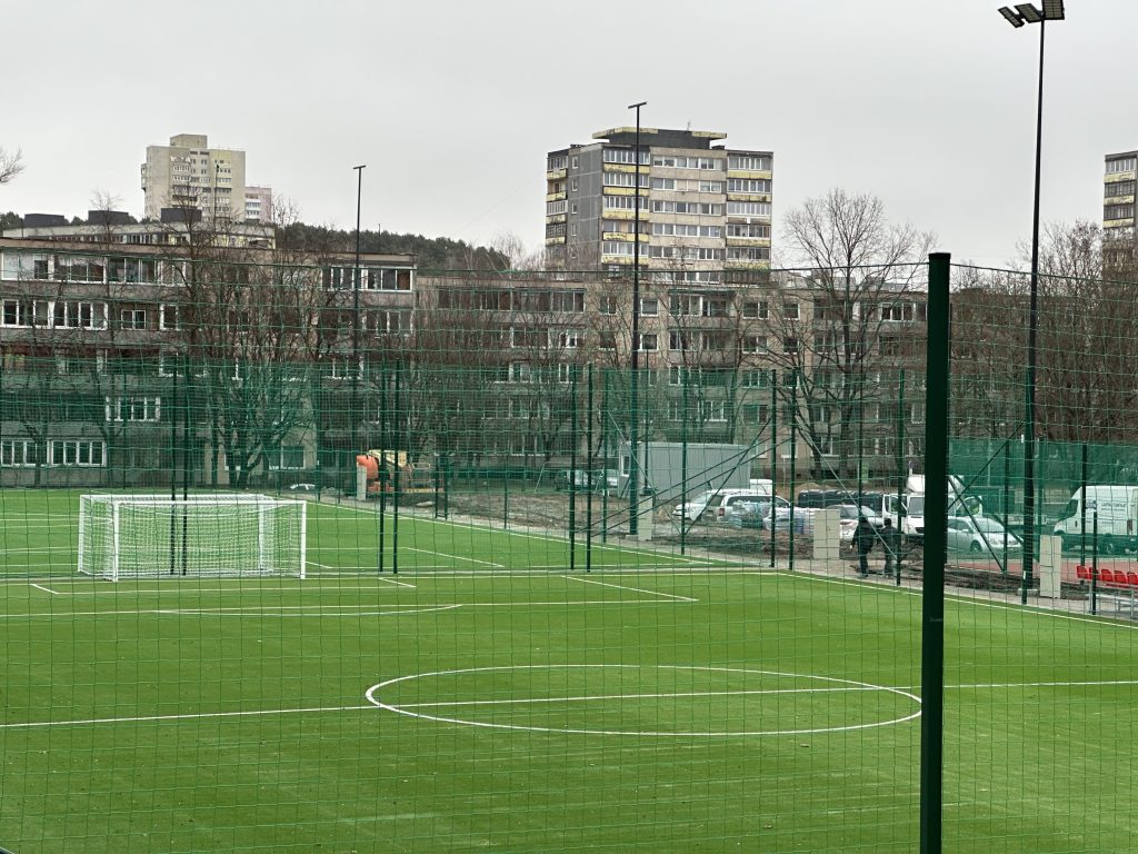 Lazdynų vidurinės sporto aikštynas (Žėručio g. 4) - Sports field or court - construction photos