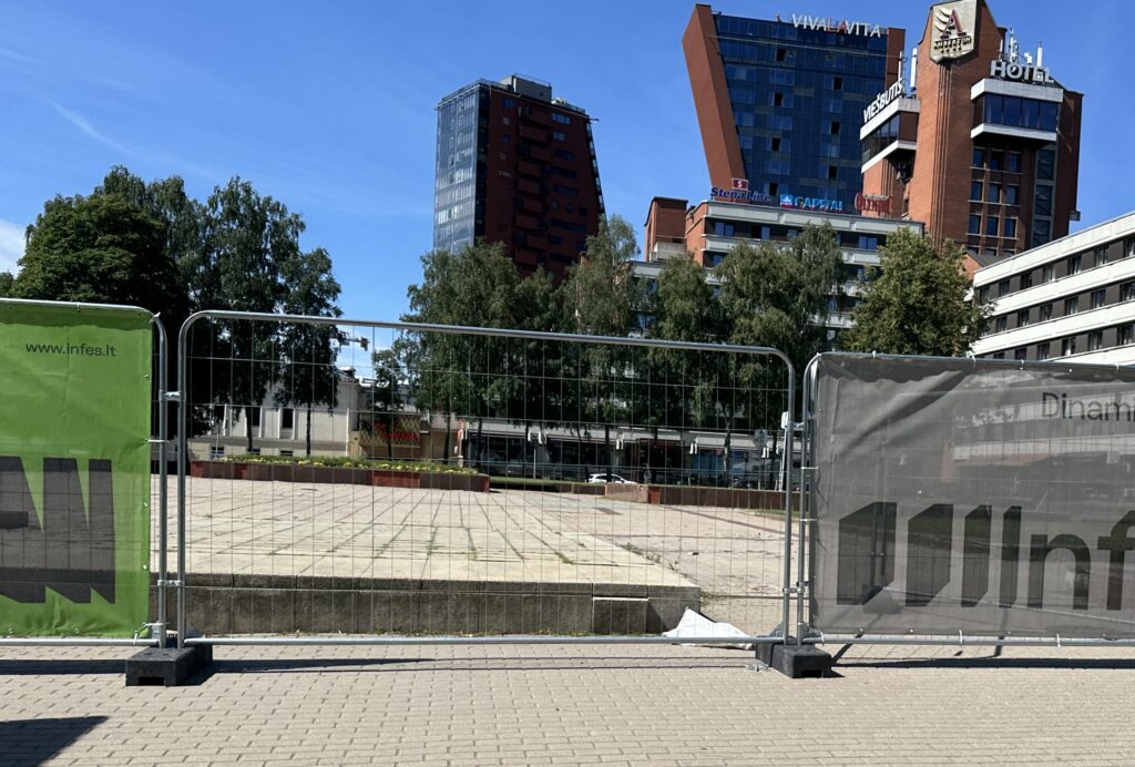 Atgimimo aikštė (Danės g. 17B, Danės g. 17C) - Park, Parkimishoone - ehituse fotod