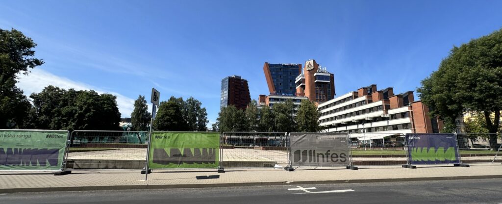 Atgimimo aikštė (Danės g. 17B, Danės g. 17C) - Park, Parkimishoone - ehituse fotod