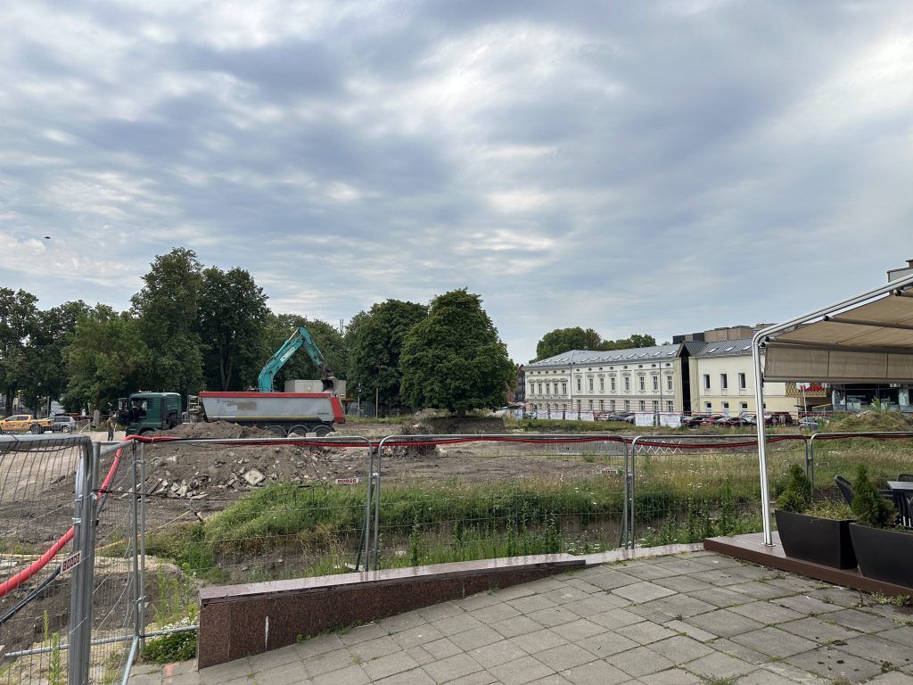 Atgimimo aikštė (Danės g. 17B, Danės g. 17C) - Park, Parkimishoone - ehituse fotod