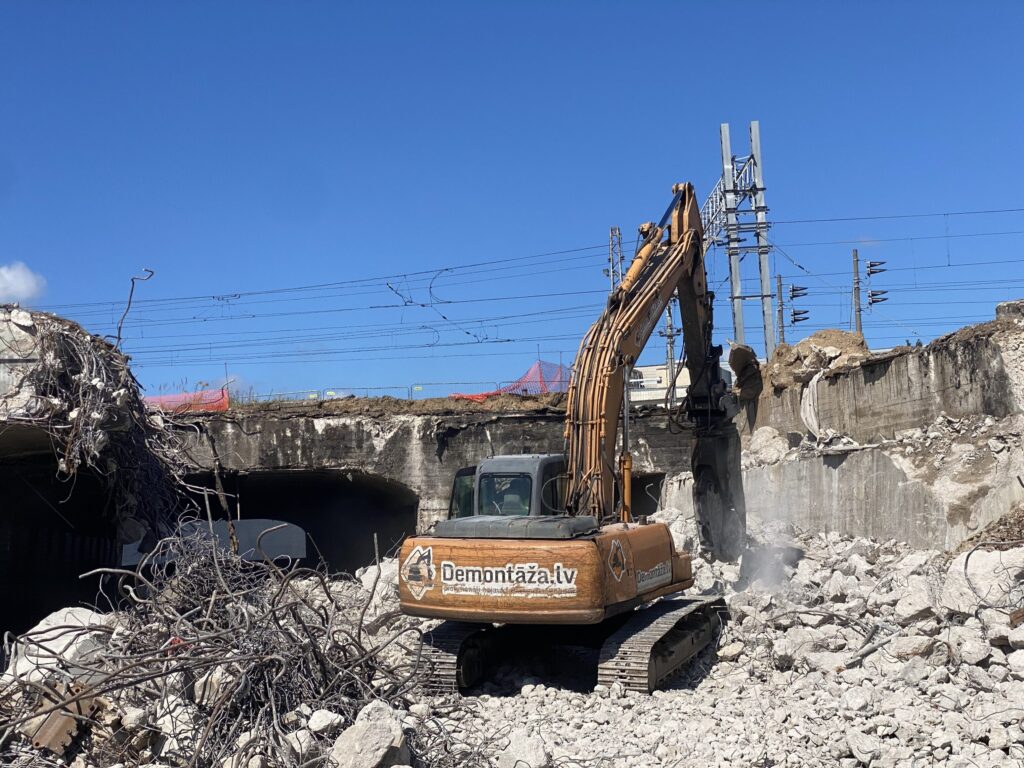 Labiekārtojums no Prāgas ielas līdz Pilsētas kanālam (Prāgas iela 2) - Railroad - construction photos