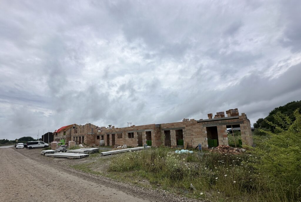 Bachmano Žemė (Vėluvos g. 1, 2, 3, 4 - 47, Eitkūnų g. 6, 6A, 8, 8A - 30, 30A, Tolminkiemio g. 1, 2, 3, 4 - 69) - Privātmāju kopienas, Rindu mājas - būvdarbu attēli