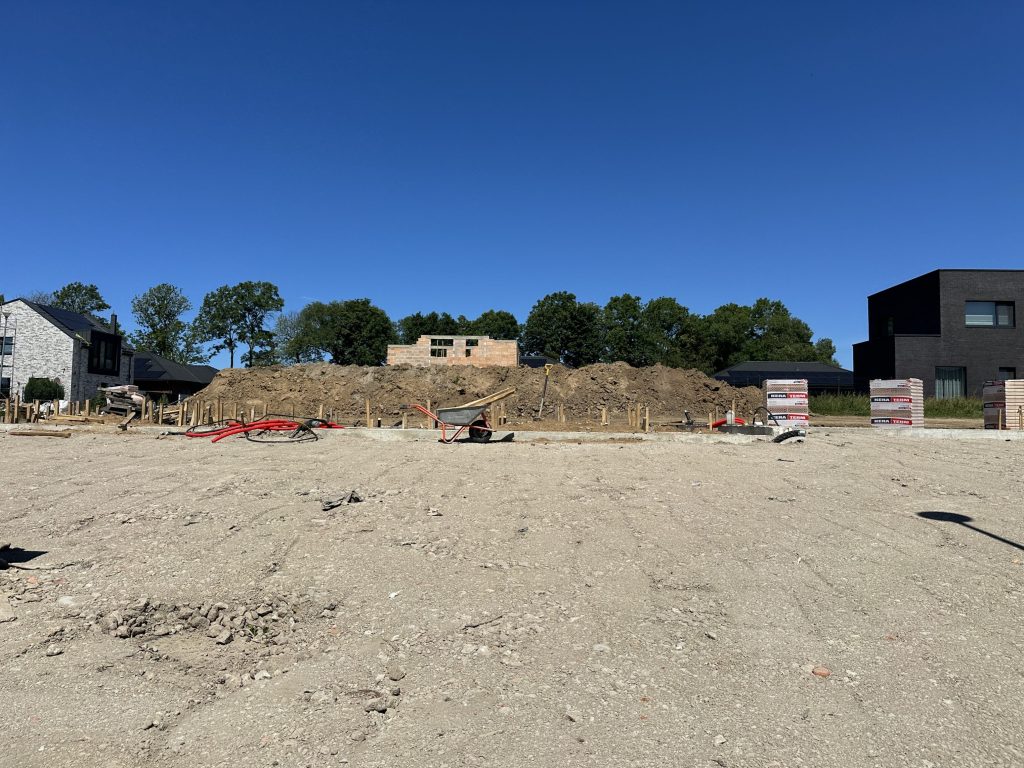 Bachmano Žemė (Vėluvos g. 1, 2, 3, 4 - 47, Eitkūnų g. 6, 6A, 8, 8A - 30, 30A, Tolminkiemio g. 1, 2, 3, 4 - 69) - Privātmāju kopienas, Rindu mājas - būvdarbu attēli