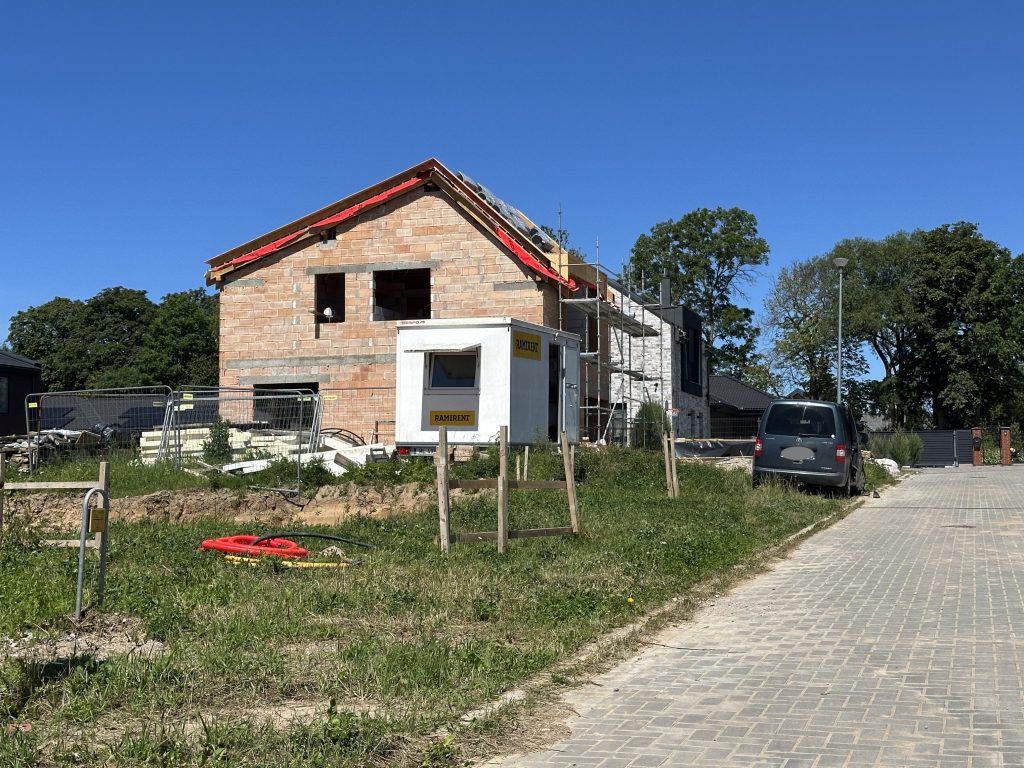 Bachmano Žemė (Vėluvos g. 1, 2, 3, 4 - 47, Eitkūnų g. 6, 6A, 8, 8A - 30, 30A, Tolminkiemio g. 1, 2, 3, 4 - 69) - Privātmāju kopienas, Rindu mājas - būvdarbu attēli